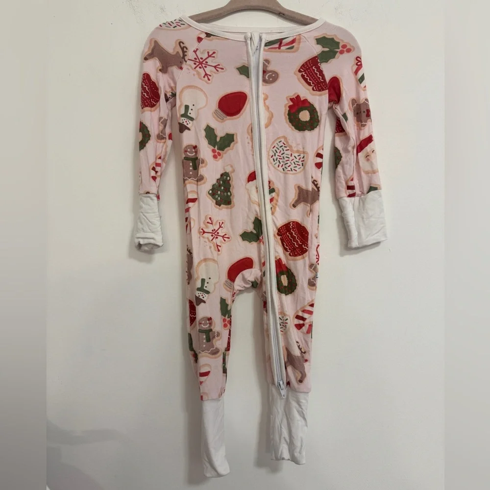 Caden Lane Holiday Print Kids Footie 0-3 month’s